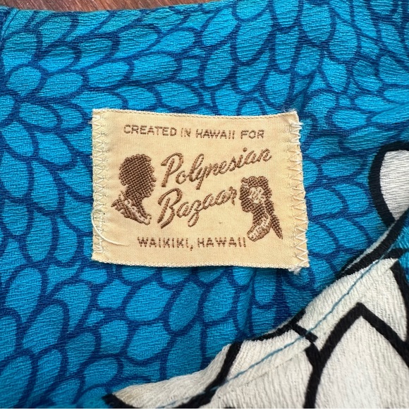 Vintage 1970s Polynesian Bazaar blue & white floral maxi dress w bell sleeves - Picture 4 of 4